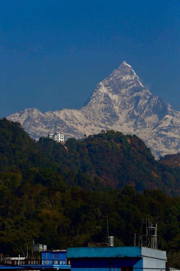 Giri Guest House Pokhara Exterior foto