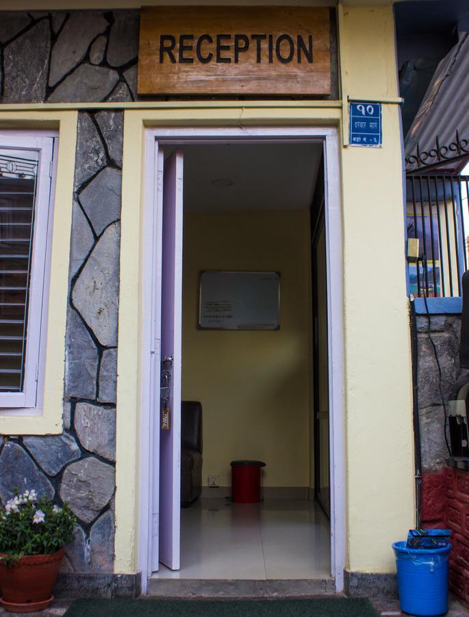 Giri Guest House Pokhara Exterior foto